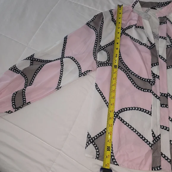 Stylish Pink and White Geometric Women's Top - Picture 3 of 6